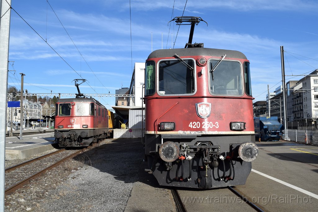 9550-0047-250125.jpg - SBB-CFF Re 420.250-3 "Wartung mit Durchblick" + Re 4/4" 11341 / St.Gallen HB 25.1.2025
