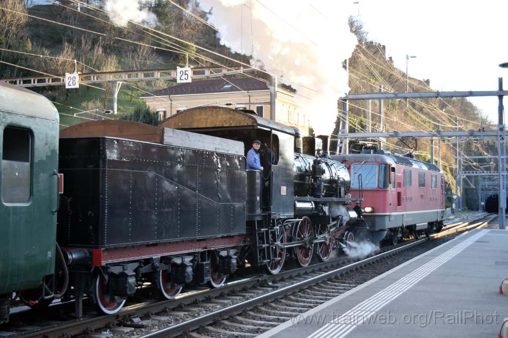 9586-0020-020325.jpg - SBB-CFF Re 4/4" 11200 + Verbano-Express 625.116 / Bellinzona 2.3.2025