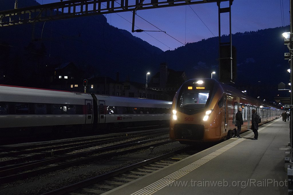 9587-0008-020325.jpg - SOB RABe 526.215-9 / Arth-Goldau 2.3.2025