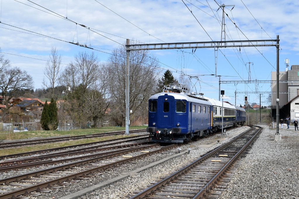9603-0025-220325.jpg - Classic Rail Re 4/4' 10009 + IRSI ARmz 1072 "Le rubis noir" + WGm 010 "Schützengarten" / Schwarzenburg 22.3.2025
