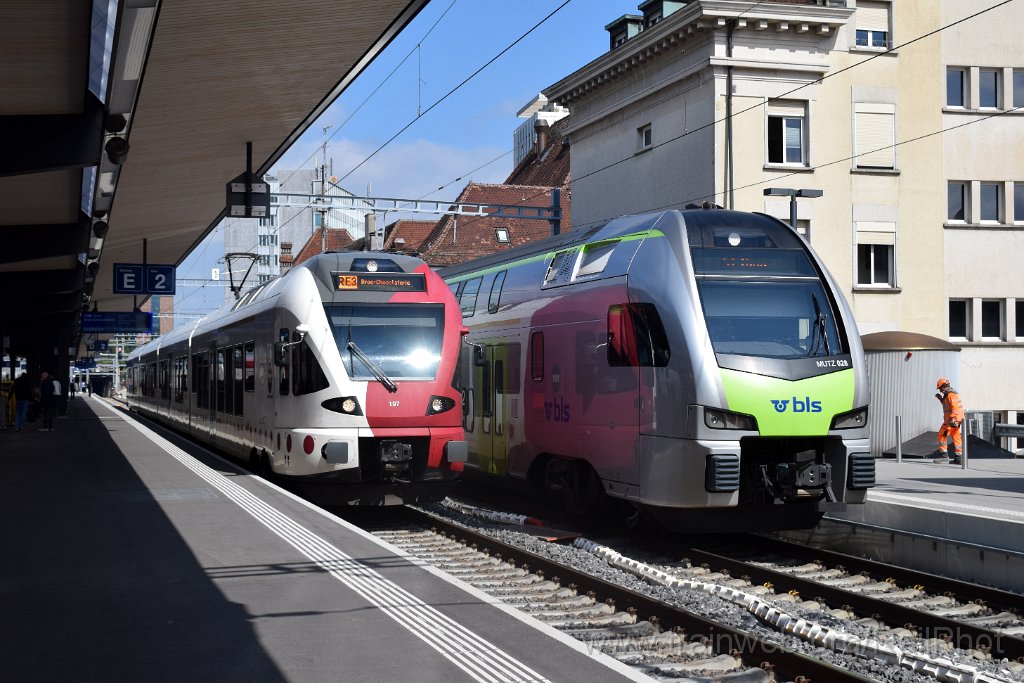 9615-0015-280325.jpg - BLS RABe 515.028 + TPF RABe 527.197 / Fribourg 28.3.2025