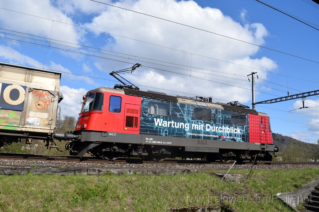 9626-0001-010425.jpg - SBB-CFF Re 420.243-8 "Wartung mit Durchblick" / Killwangen-Spreitenbach 1.4.2025
