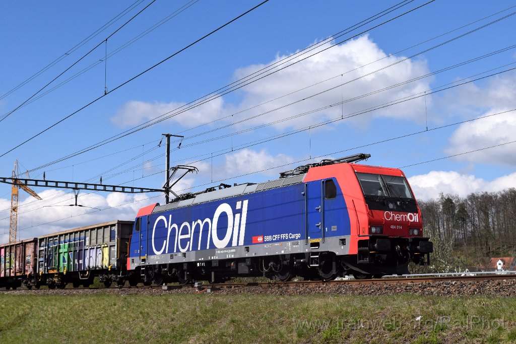 9626-0030-010425.jpg - SBB-CFF Re 484.014-6 "ChemOil" / Killwangen-Spreitenbach 1.4.2025