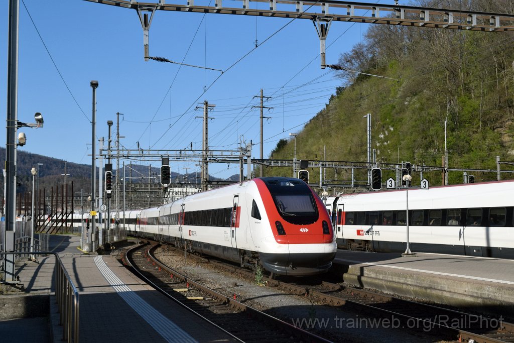 9635-0003-060425.jpg - SBB-CFF ICN RABe 500.013 "Denis de Rougemont" + ICN RABe 500.043 "Harald Szeemann" / Olten 6.4.2025