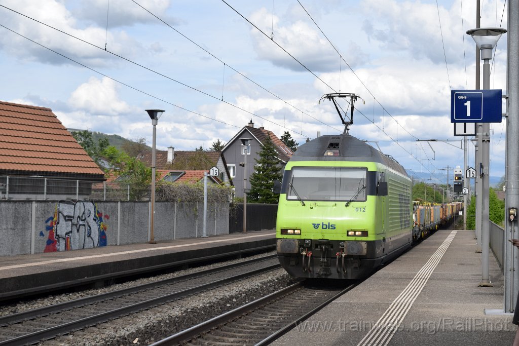 9665-0020-220425.jpg - BLS Re 465.012-3 "Euro Tunnel" / Pratteln Salina Raurica 22.4.2025