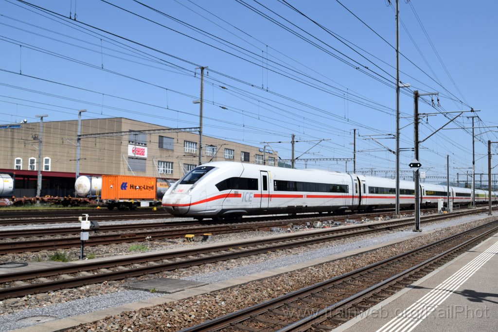 9702-0037-020525.jpg - DBAG ICE 812.059 / Aarau (Torfeld) 2.5.2025