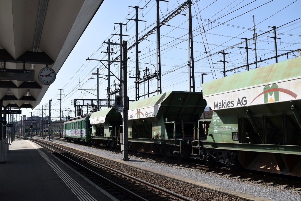 9706-0008-020525.jpg - Makies BDe 576.056-6 "Elisi" / Aarau (Torfeld) 2.5.2025