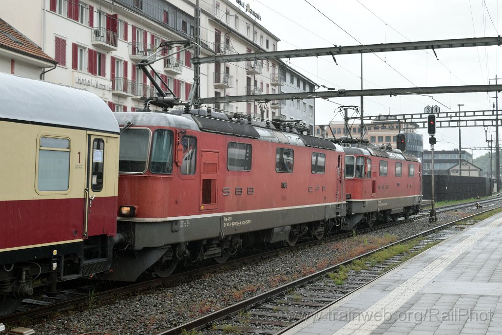 9711-0017-040525.jpg - SBB-CFF Re 4/4" 11136 + Re 4/4" 11164 / Olten 4.5.2025