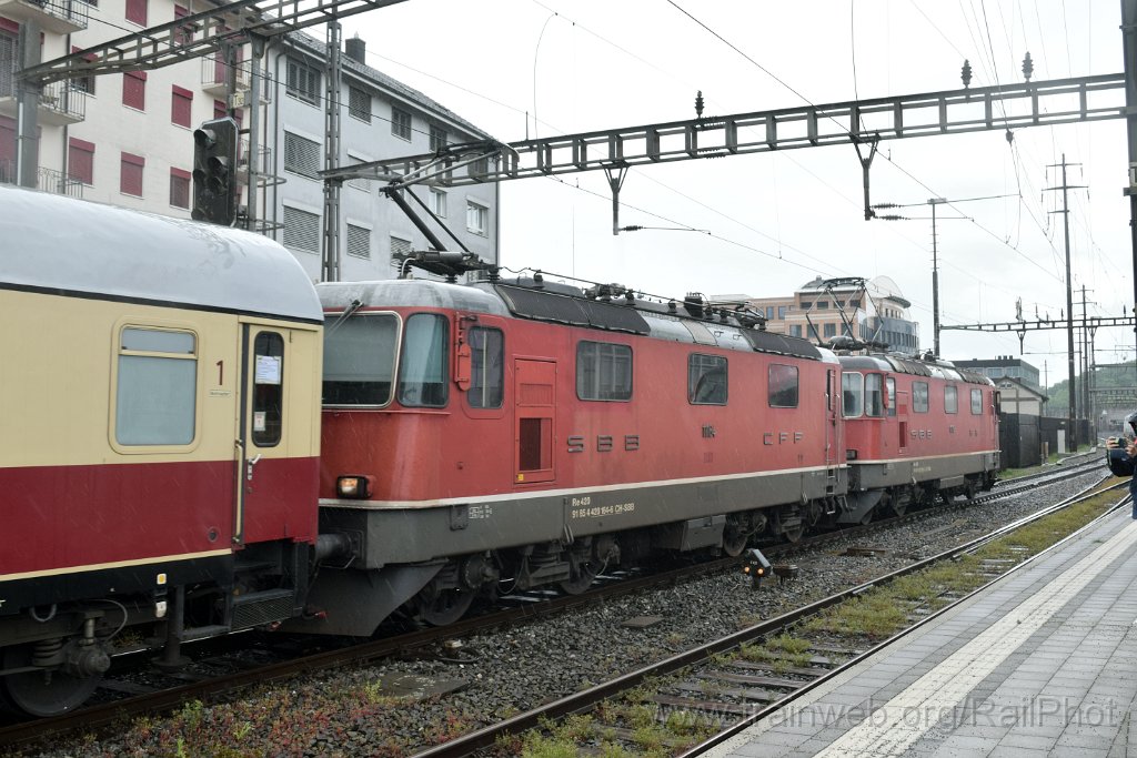 9711-0042-040525.jpg - SBB-CFF Re 4/4" 11136 + Re 4/4" 11164 / Olten 4.5.2025