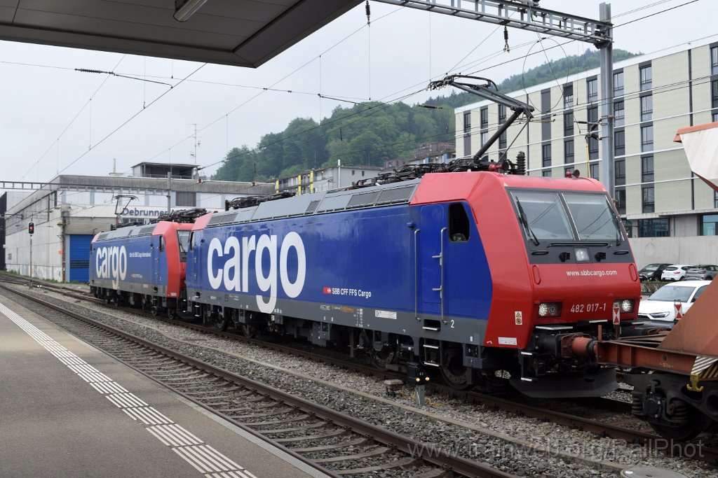 9712-0015-090525.jpg - SBB-CFF Re 482.023-9 "fährt für SBB Cargo International" + Re 482.017-1 / St.Gallen-Haggen 9.5.2025