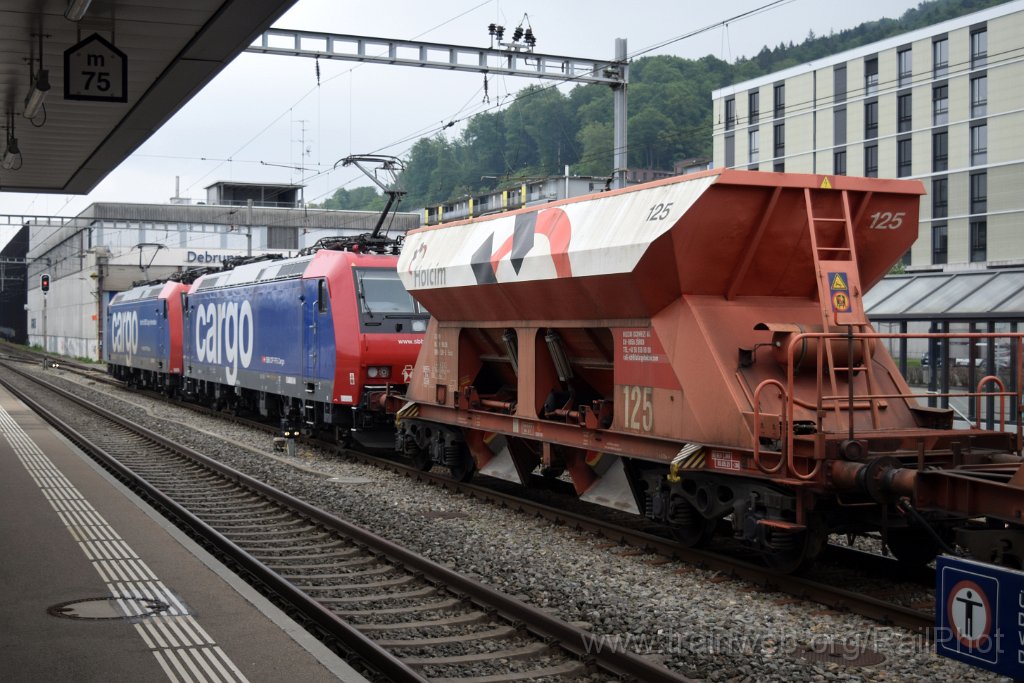 9713-0044-090525.jpg - SBB-CFF Re 482.023-9 "fährt für SBB Cargo International" + Re 482.017-1 + Holcim Faccs 759 / St.Gallen-Haggen 9.5.2025