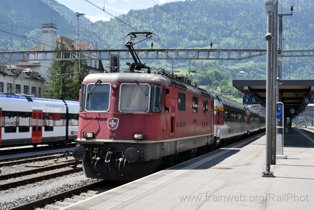 9723-0005-100525.jpg - SBB-CFF Re 4/4" 11197 / Arth-Goldau 10.5.2025