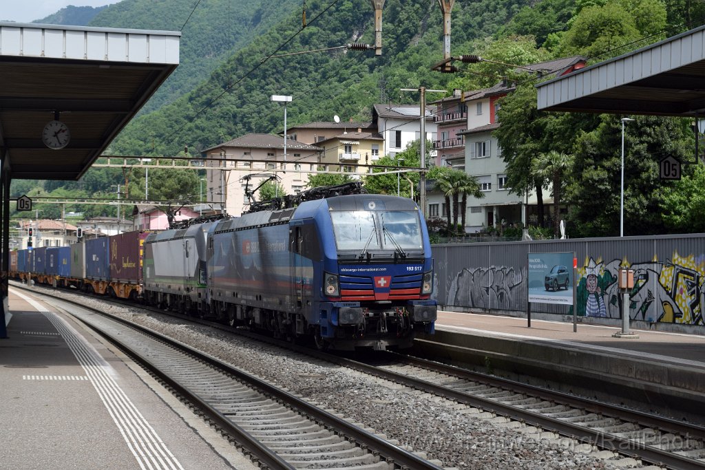9732-0040-140525.jpg - SBB-CFF 193.517-0 "Adda" + ELL 193.829-9 / Capolago Riva San Vitale 14.5.2025