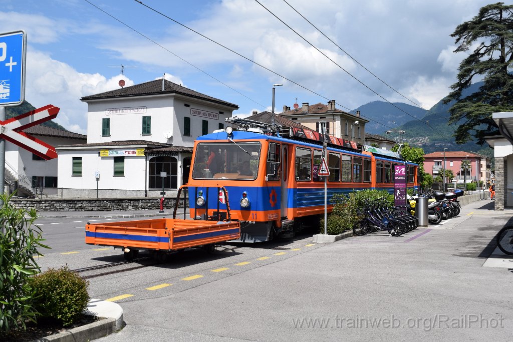 9733-0011-140525.jpg - MG X 33 + Bhe 4/8 11 "Mendrisio" / Capolago Riva San Vitale 14.5.2025