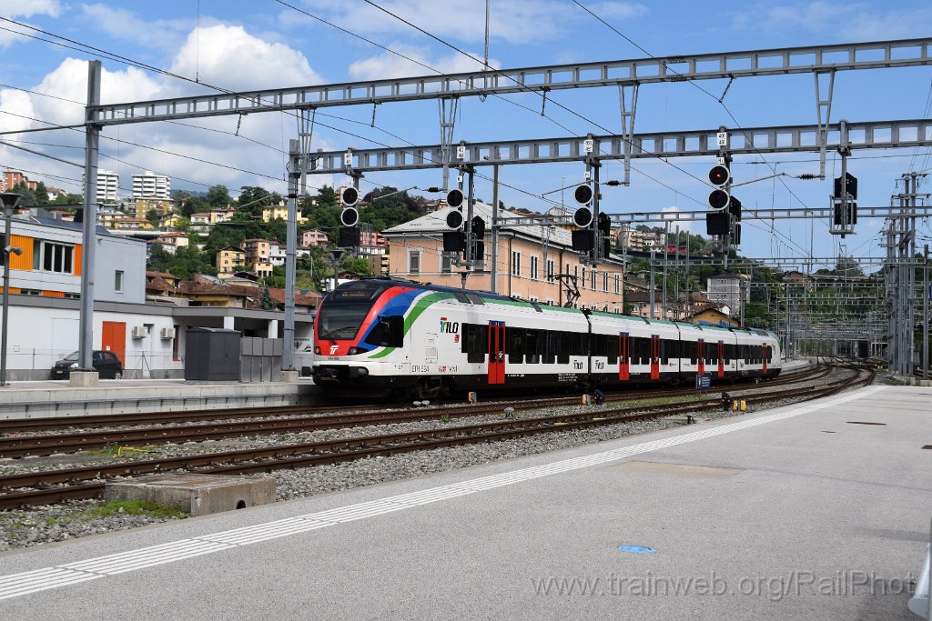 9738-0024-140525.jpg - SBB-CFF RABe 524.003 "Tre Valli" / Chiasso 14.5.2025