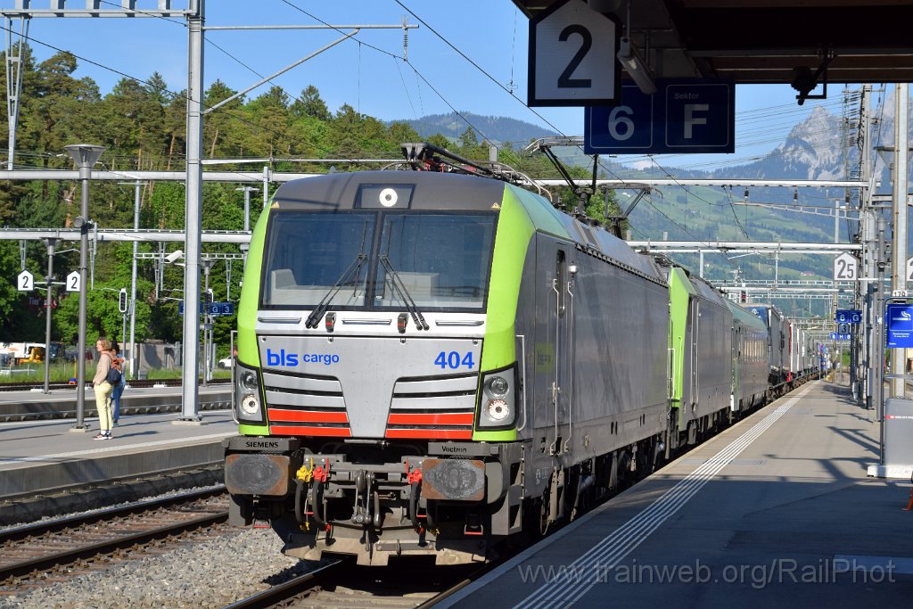 9740-0040-140525.jpg - BLS Re 475.404-0 + Re 486.504-4 / Arth-Goldau 14.5.2025