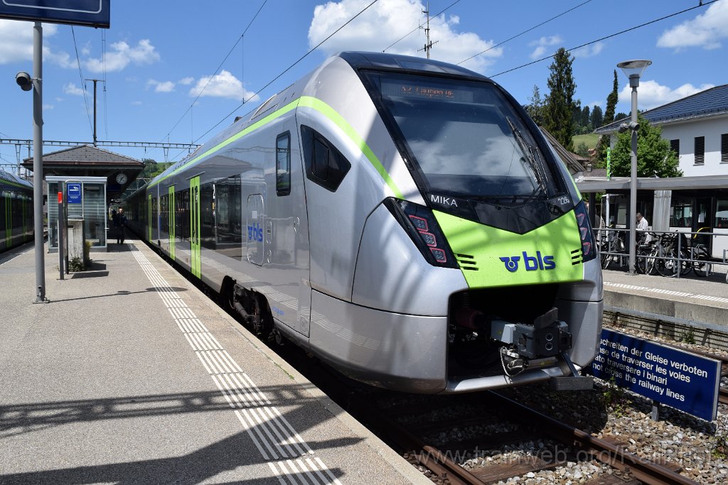 9758-0049-180525.jpg - BLS RABe 528.226 / Langnau im Emmental 18.5.2025