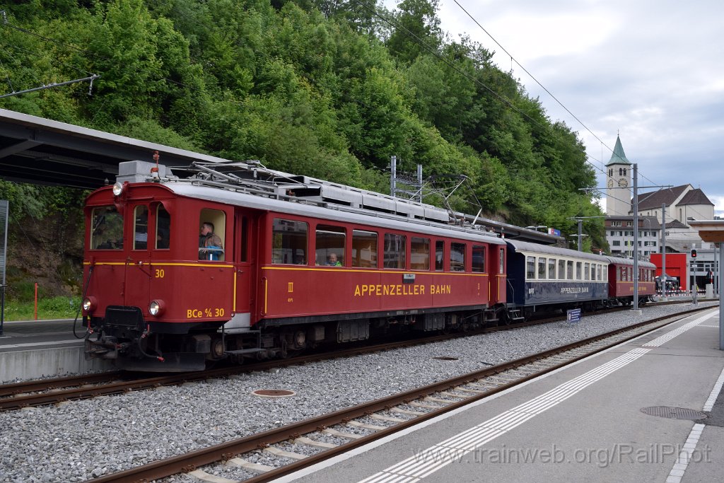 9765-0017-250525.jpg - AB BCe 4/4 30 + Cr4 10 + C4.11 / Herisau 25.5.2025