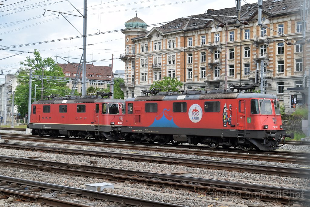 9768-0010-250525.jpg - SBB-CFF Re 420.294-1 "100 ans Cirque Knie" + Re 4/4" 11331 / St.Gallen HB 25.5.2025