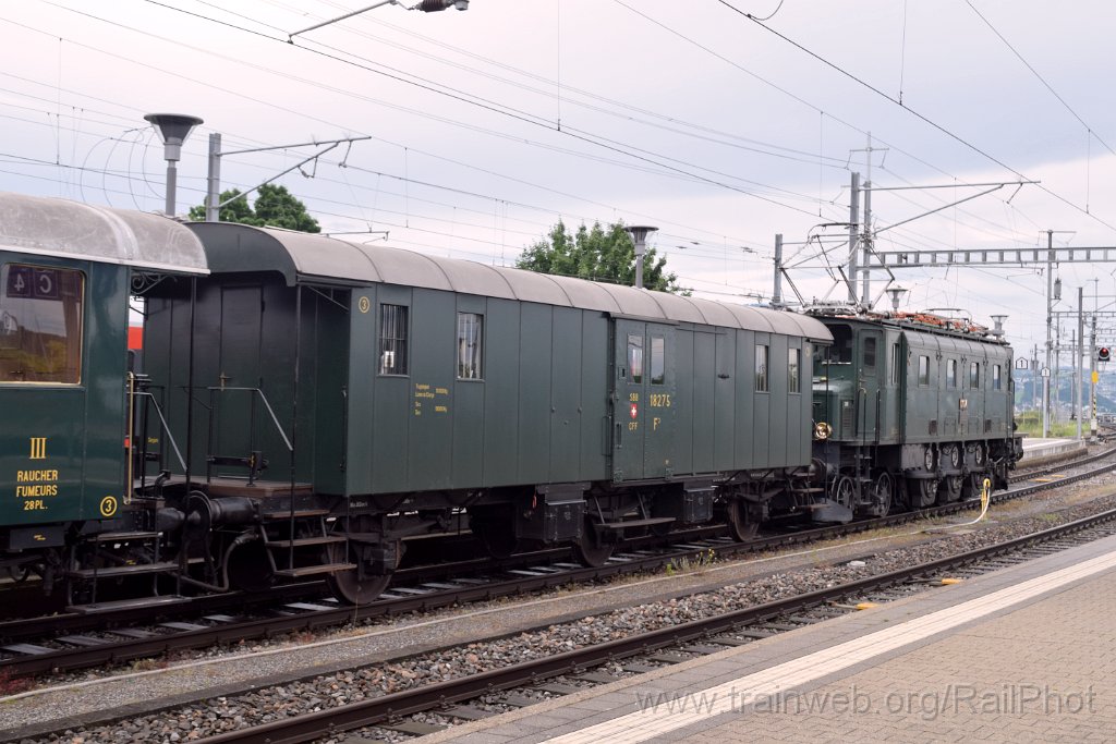 9792-0005-070625.jpg - SBB-CFF Ae 3/6' 10664 + F3 18275 / Rapperswil 7.6.2025