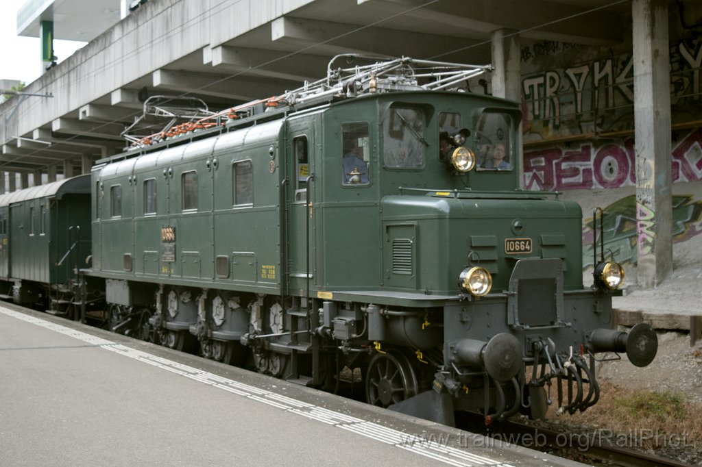 9794-0033-070625.jpg - SBB-CFF Ae 3/6' 10664 / Zürich-Wiedikon 7.6.2025