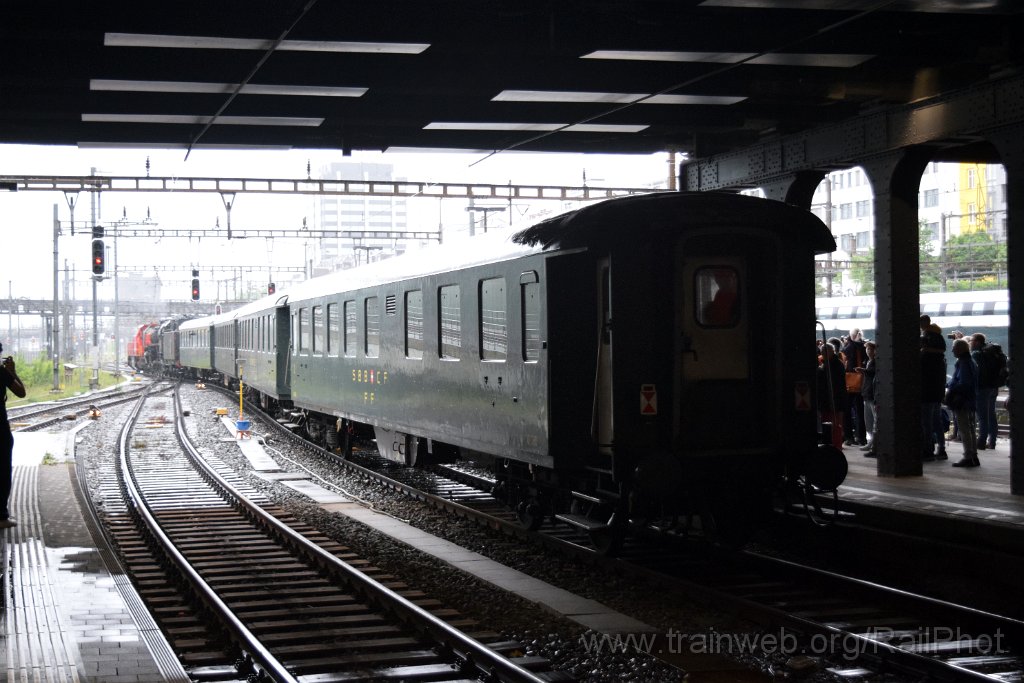 9794-0049-070625.jpg - SNCF 1-241 A 65 + SBB-CFF Am 843.043-1 / Basel 7.6.2025