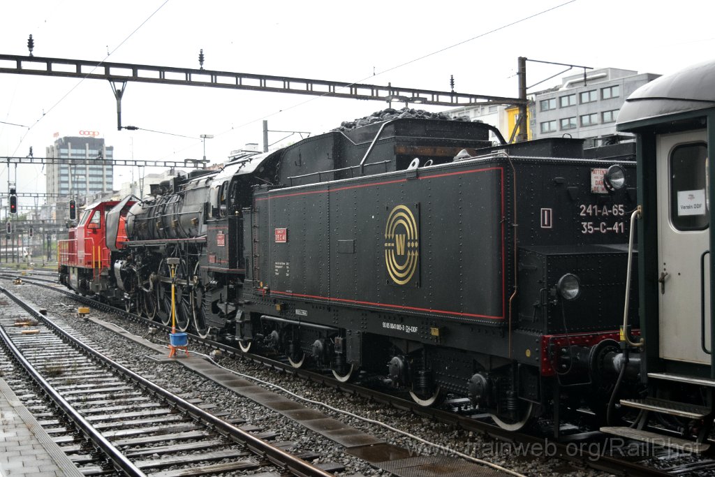 9795-0006-070625.jpg - SNCF 1-241 A 65 + SBB-CFF Am 843.043-1 / Basel 7.6.2025