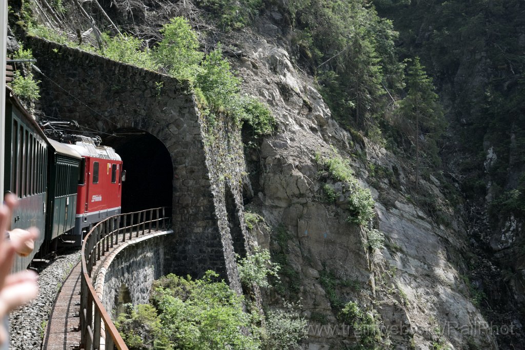 9806-0033-110625.jpg - RhB Ge 4/4" 625 "Küblis" / Wiesen 11.6.2025