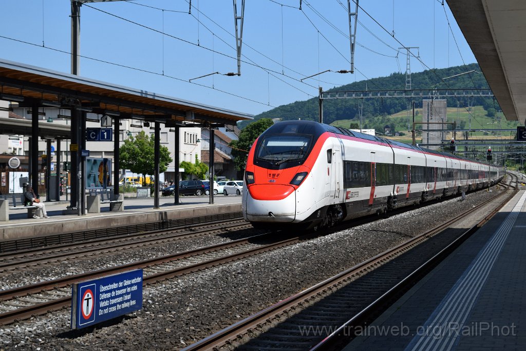 9835-0011-190625.jpg - SBB-CFF RABe 501.016 "Glarus" / Sissach 19.6.2025