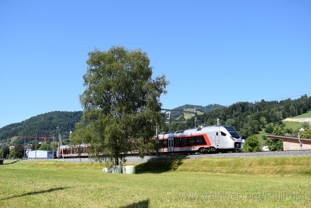 9854-0015-240625.jpg - SOB RABe 526.005-4 "Pilatus" / Wattwil 24.6.2025