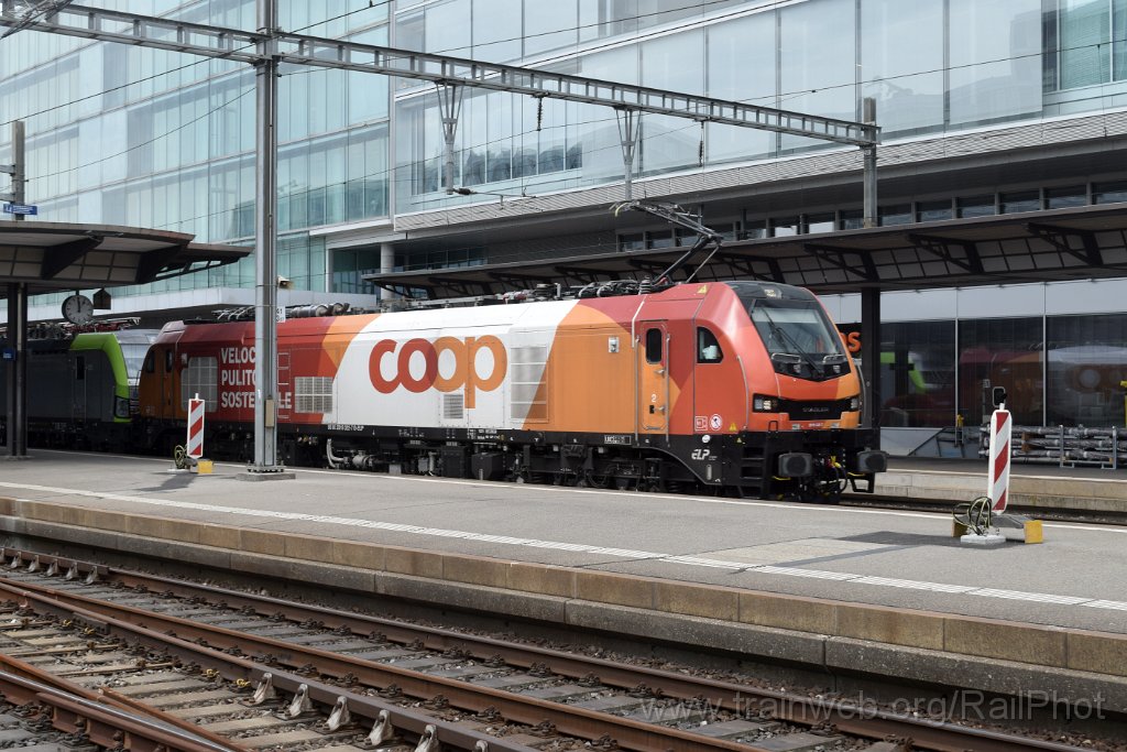 9865-0050-030725.jpg - ELP 2019.322-7 "Coop" + BLS Re 475.434 / Aarau 3.7.2025