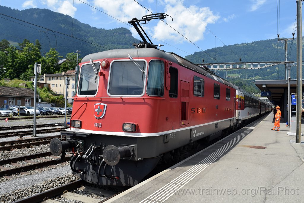 9882-0043-120725.jpg - SBB-CFF Re 4/4" 11193 / Arth-Goldau 12.7.2025