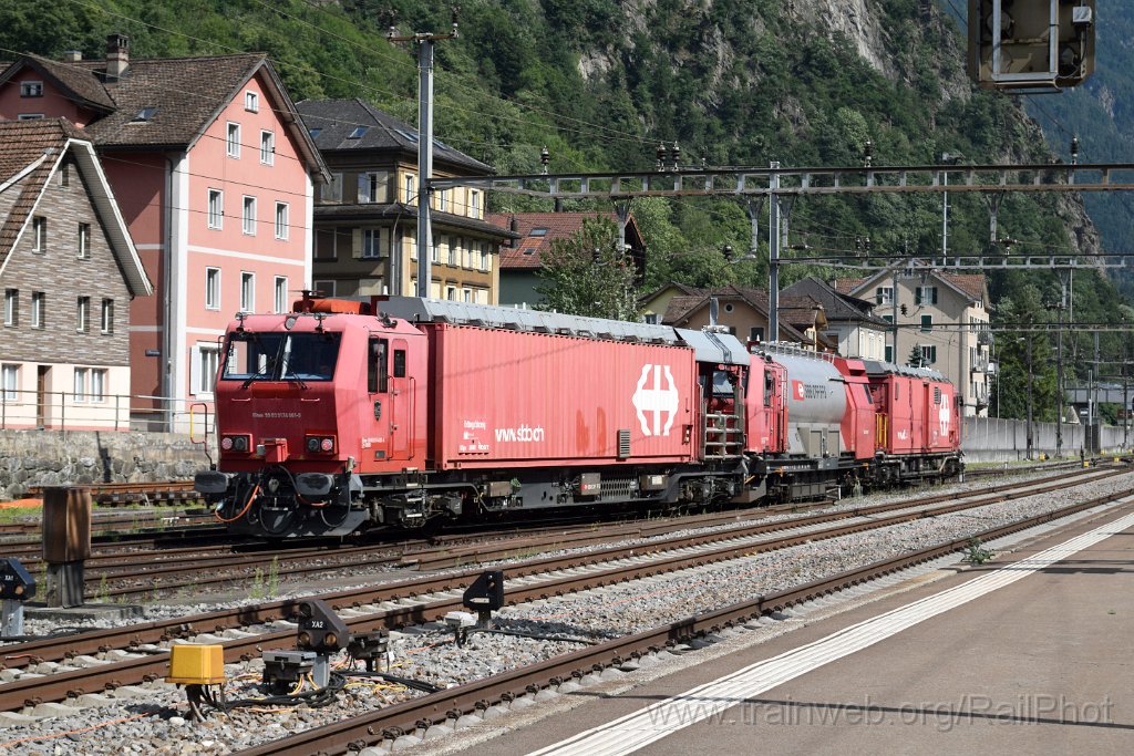 9886-0012-120725.jpg - SBB-CFF XTmas 001 + Xans 001 + XTmas 001 / Erstfeld 12.7.2025