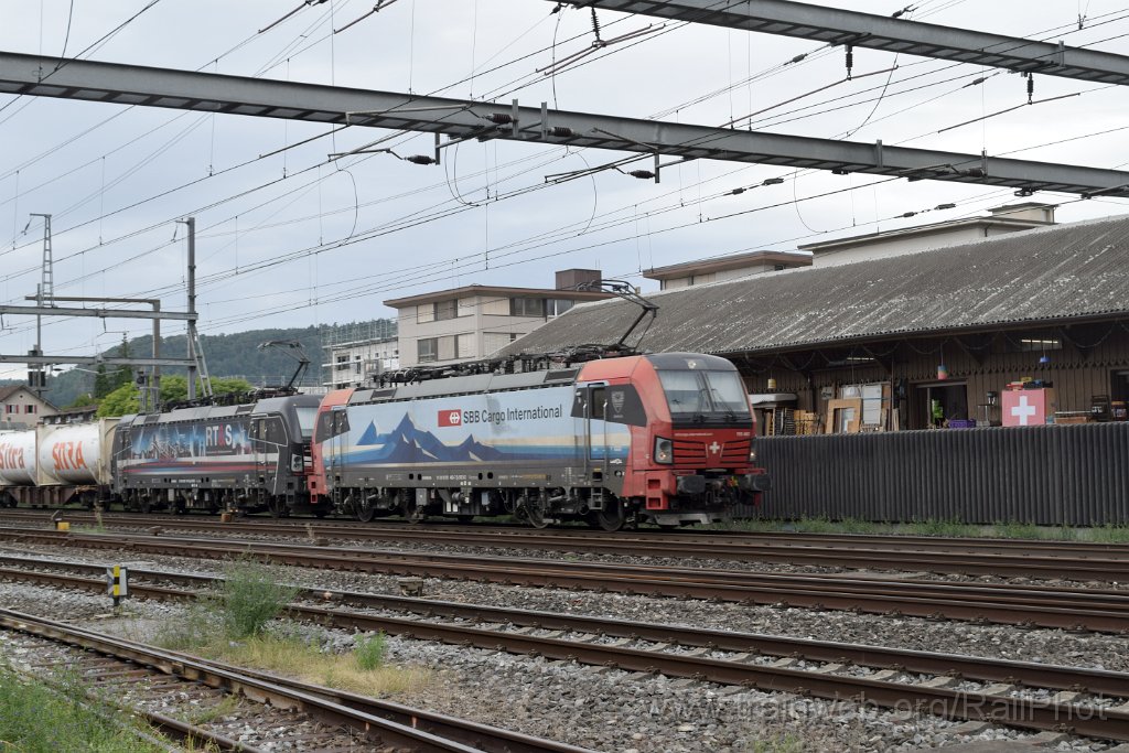 9890-0020-160725.jpg - SBB-CFF 193.463-7 "Duisburg" + 193.701 "Ruhrgebiet" / Sissach 16.7.2025