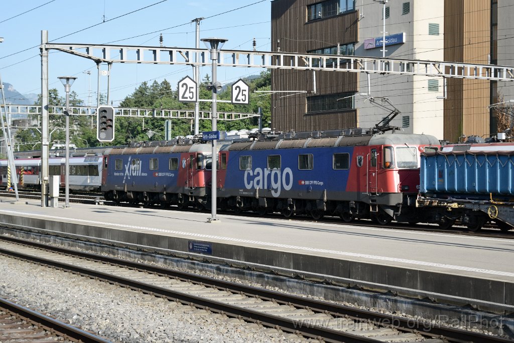 9907-0037-180725.jpg - SBB-CFF Re 620.088-5 "Linthal" + Re 620.029-9 "Interlaken" / Arth-Goldau 18.7.2025