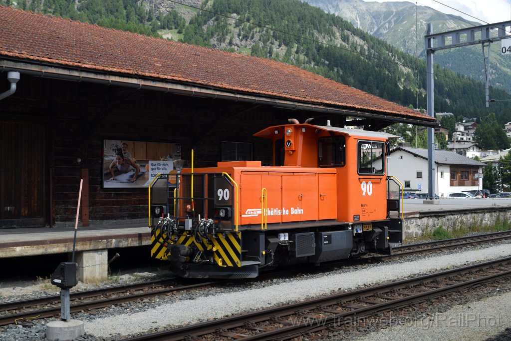 9910-0008-200725.jpg - RhB Tmf 2/2 90 / Samedan 20.7.2025