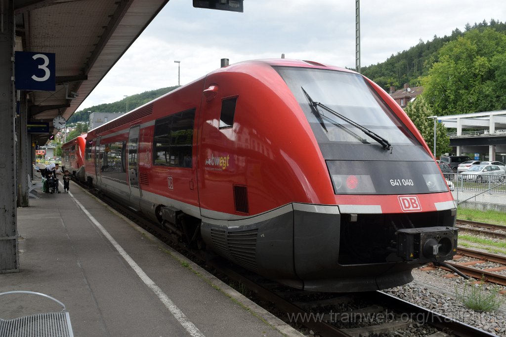 9924-0012-310725.jpg - DBAG 641.016 + 641.040 / Waldshut 31.7.2025