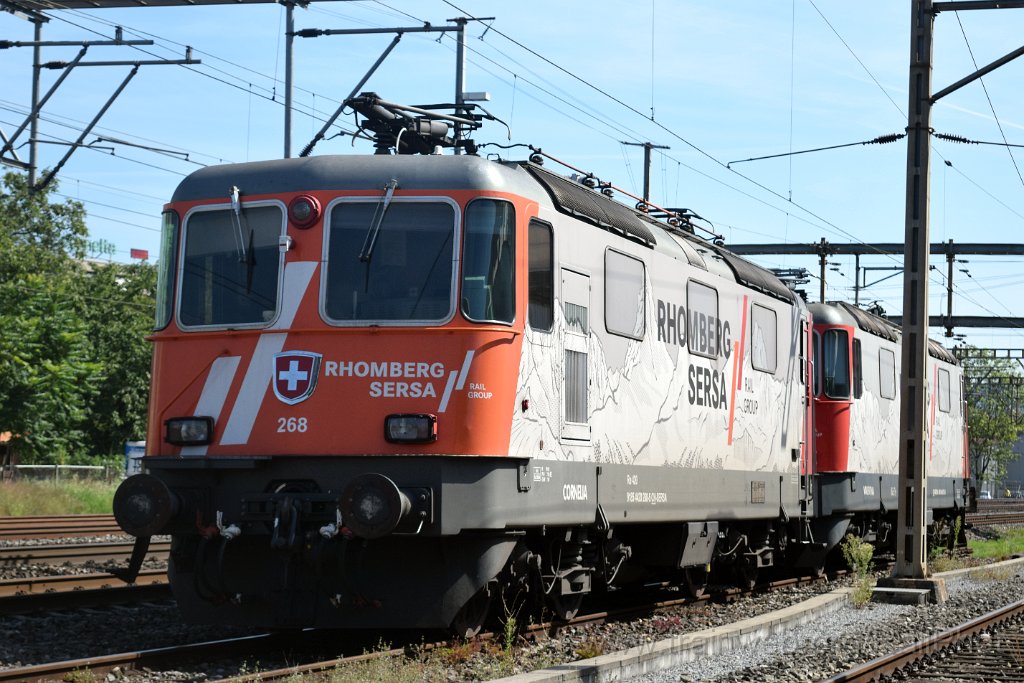 9974-0029-250825.jpg - Sersa Re 420.268-5 "Cornelia" + Re 420.503-5 "Valentina" / Schlieren 25.8.2025