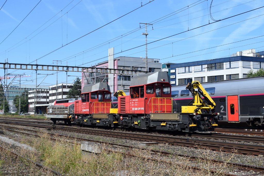 9975-0015-250825.jpg - SBB-CFF Tm 234.053-7 + Tm 234.079-2 / Schlieren 25.8.2025