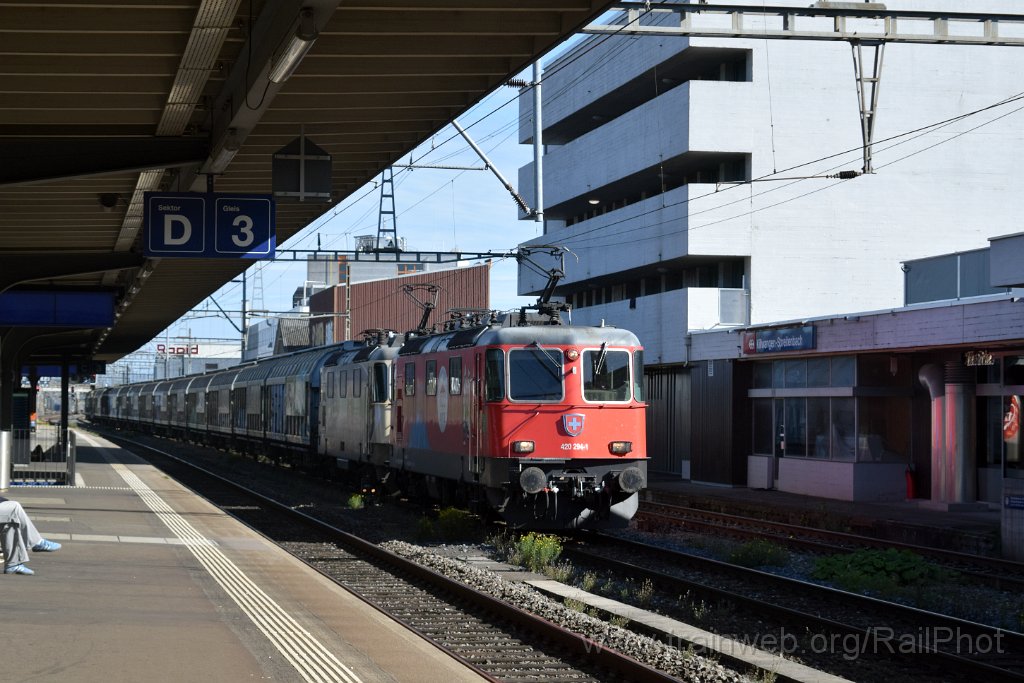 10026-0015-170925.jpg - SBB-CFF Re 420.294-1 "100 ans Cirque Knie" + Re 420.251-1 "175 ans de chemin de fer en Suisse" / Killwangen-Spreitenbach 17.9.2025