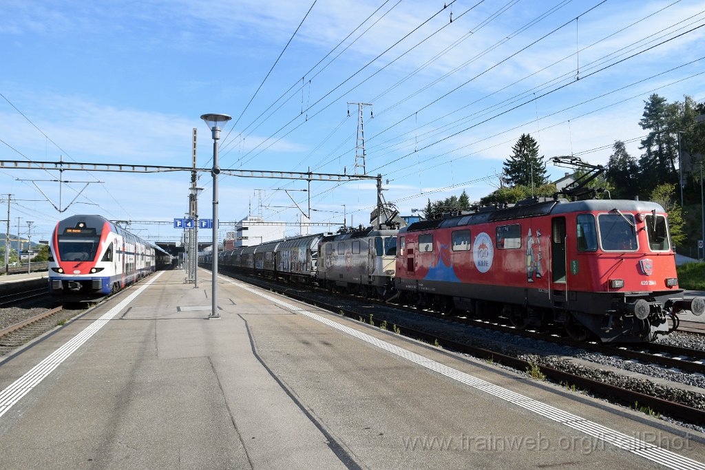 10027-0007-170925.jpg - SBB-CFF Re 420.294-1 "100 ans Cirque Knie" + Re 420.251-1 "175 ans de chemin de fer en Suisse" + RABe 511.057 / Killwangen-Spreitenbach 17.9.2025