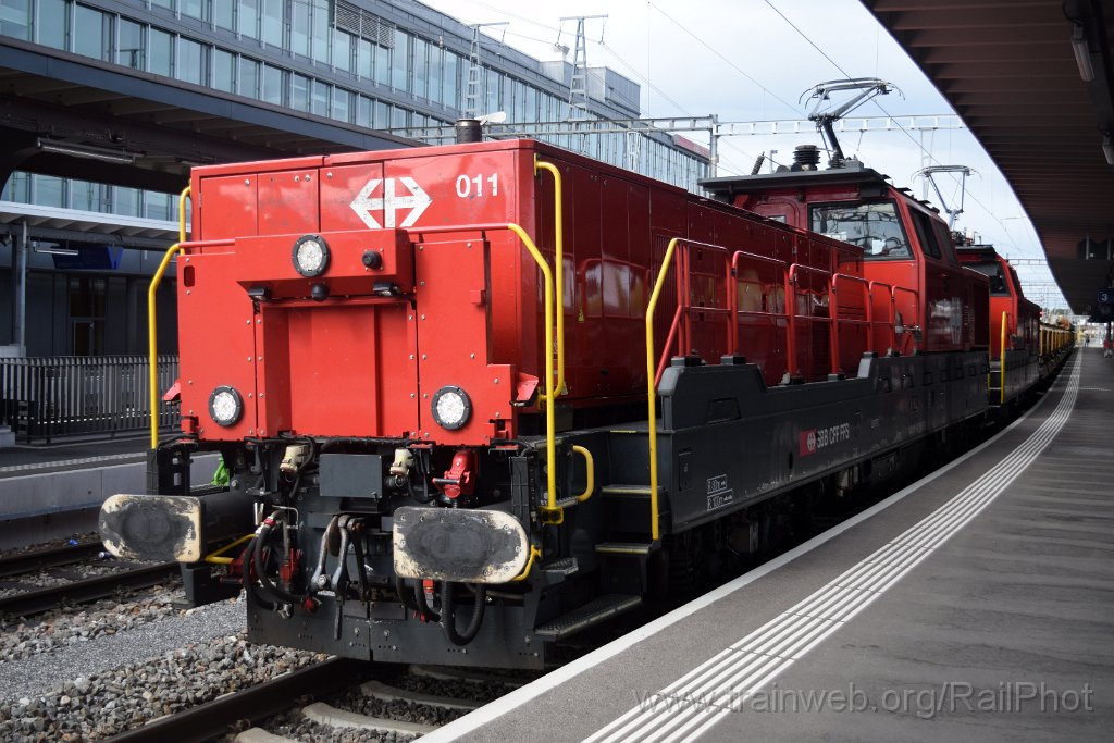 9983-0026-030925.jpg - SBB-CFF Aem 940.011-0 + Aem 940.025-0 / Wil 3.9.2025