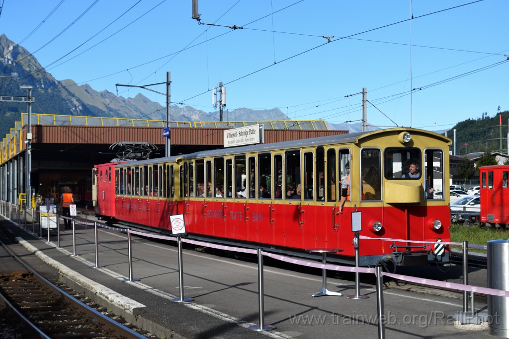 9987-0015-030925.jpg - SPB He 2/2 16 "Anemone" + B 43 + B 44 / Wilderswil 3.9.2025