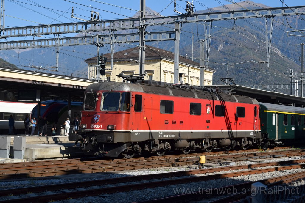 10070-0040-111025.jpg - SBB-CFF Re 6/6 11666 "Stein am Rhein" / Bellinzona 11.10.2025