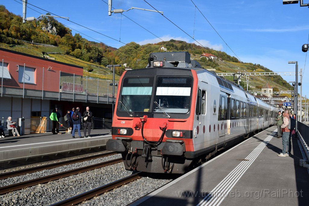 10102-0002-281025.jpg - TPF RBDe 560.238-8 / Twann 28.10.2025