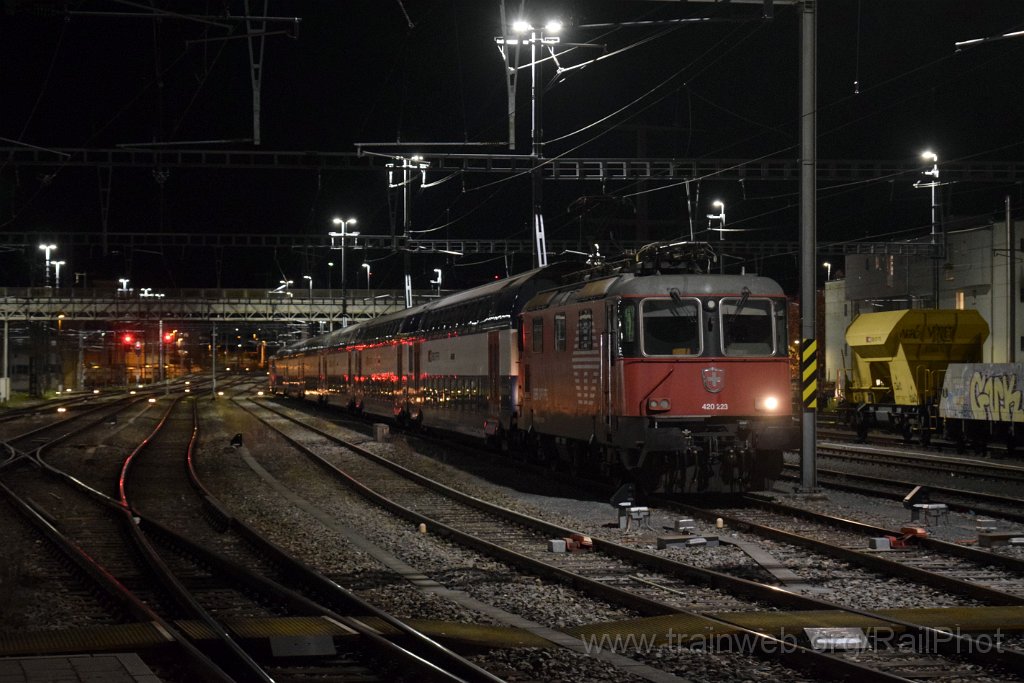 10103-0015-281025.jpg - SBB-CFF Re 420.223-0 / Rapperswil 28.10.2025