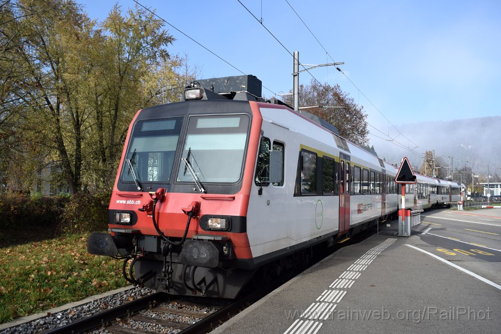 10113-0034-081125.jpg - SBB-CFF ABt 839 + RBDe 560.250-3 / Thalbrücke 8.11.2025