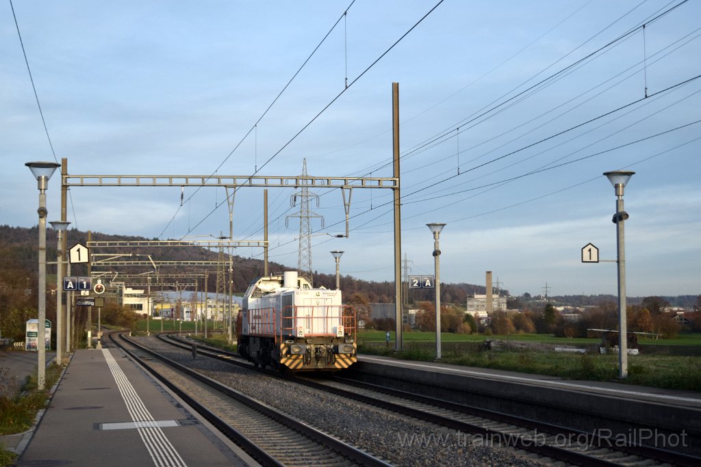 10117-0031-111125.jpg - Rhomberg Sersa (D) 277.015-4 "Julia" / Otelfingen 11.11.2025