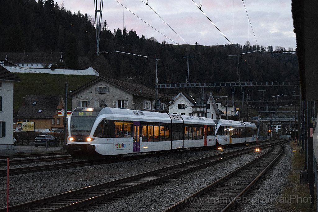 10123-0005-191125.jpg - Thurbo RABe 526.726-5 "Rorschacherberg / Rorschach" + RABe 526.743-0 / Wattwil 19.11.2025