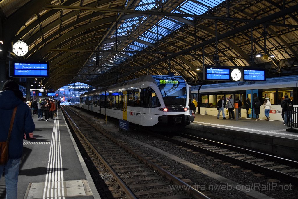 10126-0035-281125.jpg - Thurbo RABe 526.772-9 "FC St.Gallen 1879" / St.Gallen HB 28.11.2025